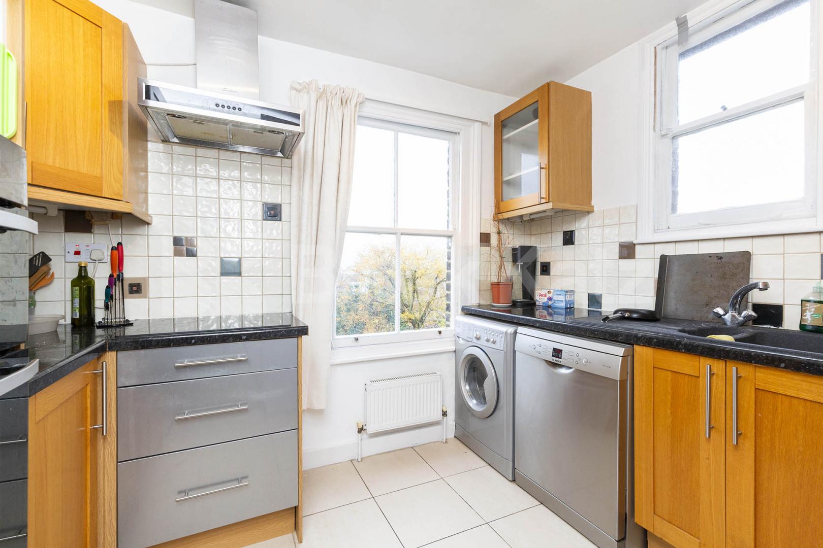 Spacious 2-Bed Flat on Ridge Rd, Crouch End with Stunning Alexandra Views Ridge Road, Crouch End